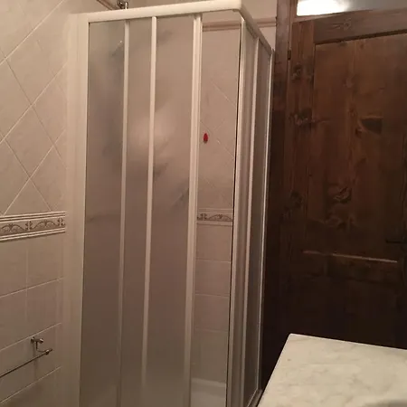 E Il Poggio Di D'angeli Lidia