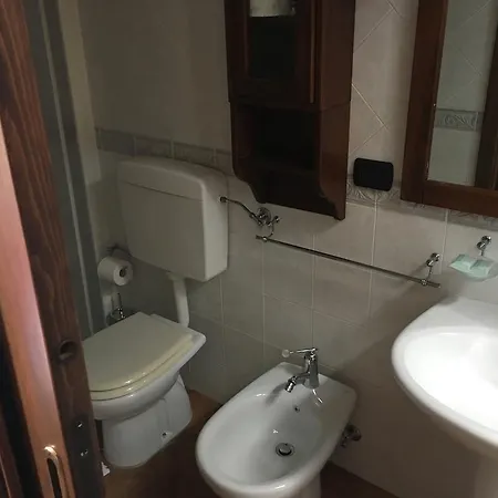 E Il Poggio Di D'angeli Lidia Pensión 3*