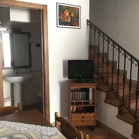 E Il Poggio Di D'angeli Lidia