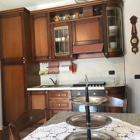 Pensión E Il Poggio Di D'angeli Lidia 3*