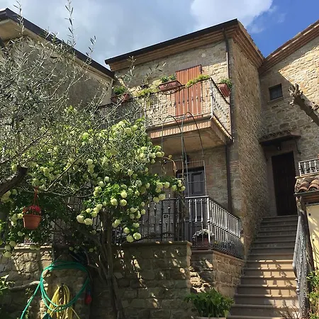 E Il Poggio Di D'angeli Lidia Vendégház 3*