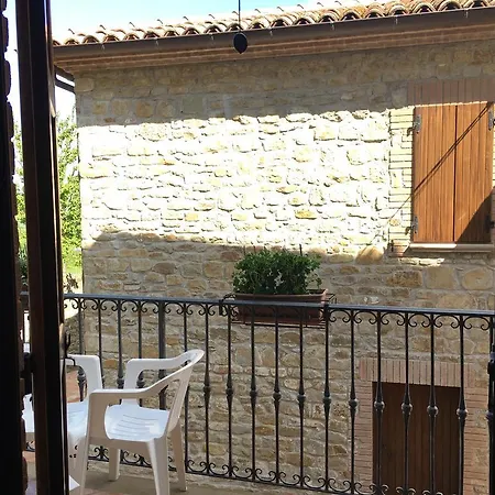 E Il Poggio Di D'angeli Lidia