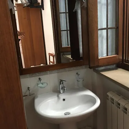 E Il Poggio Di D'angeli Lidia