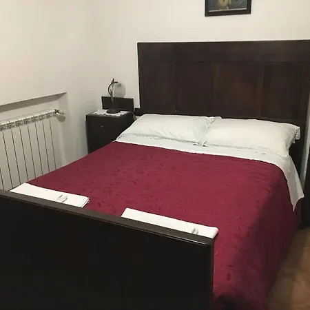 Pensión E Il Poggio Di D'angeli Lidia 3*