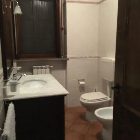 E Il Poggio Di D'angeli Lidia 3*